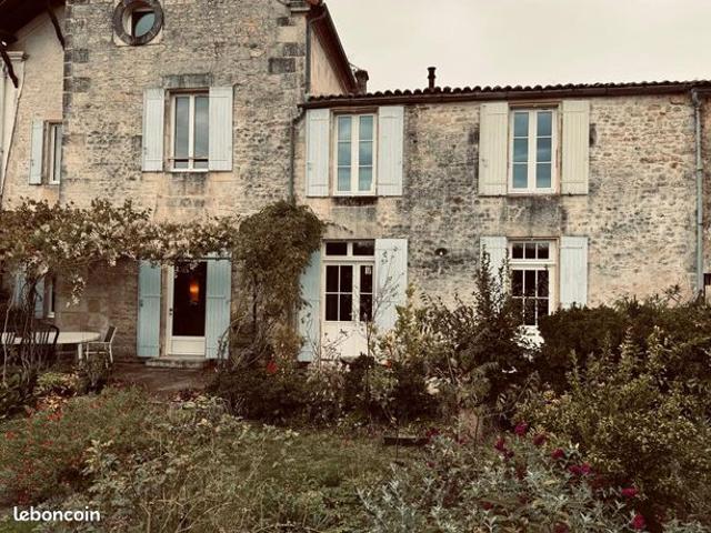 Maison 8 pièces 222 m²