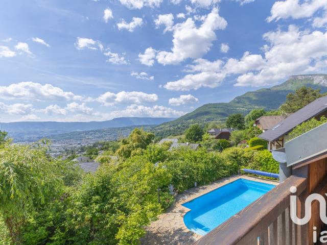 Maison 8 pièces 222 m²