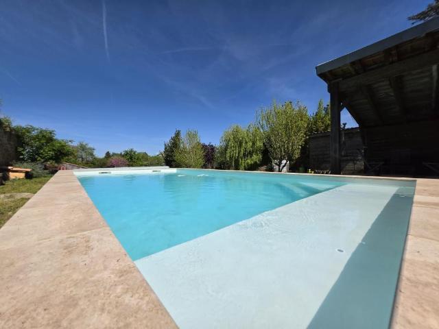 Maison 8 pièces 222 m²