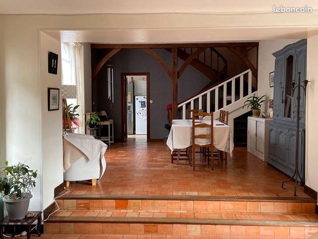 Maison 8 pièces 223 m²