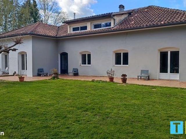 Maison 8 pièces 223 m²