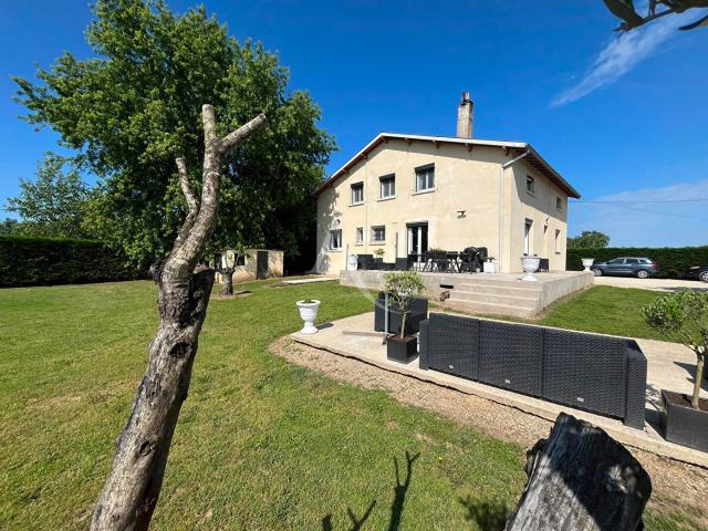 Maison 8 pièces 223 m²