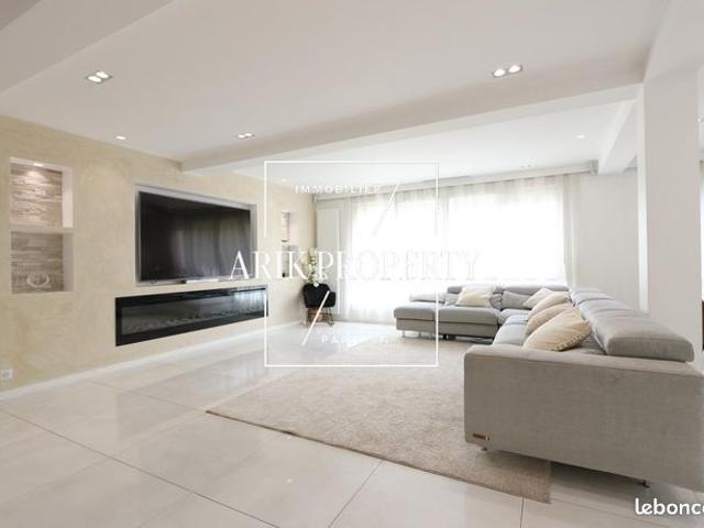 Maison 8 pièces 223 m²