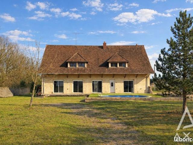 Maison 8 pièces 223 m²