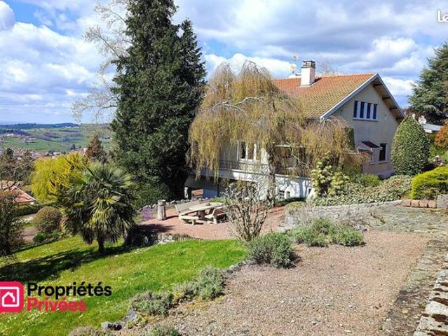 Maison 8 pièces 223 m²