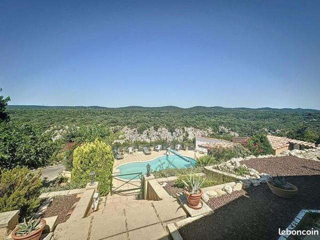 Maison 8 pièces 223 m²