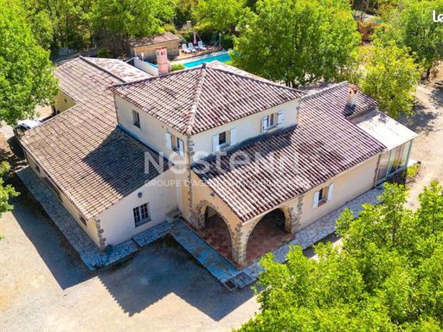 Maison 8 pièces 223 m²