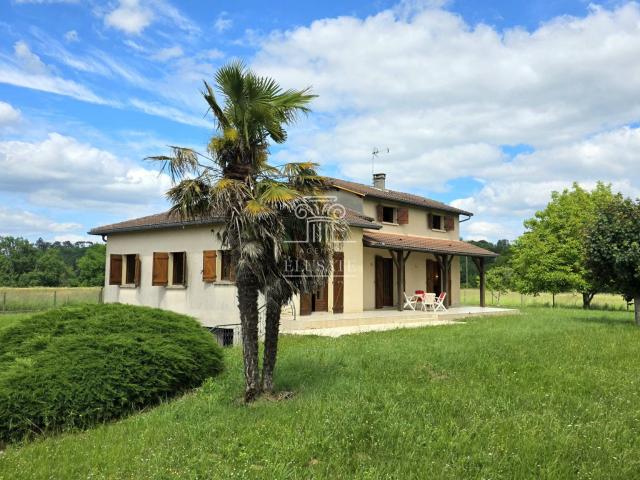 Maison 8 pièces 223 m²