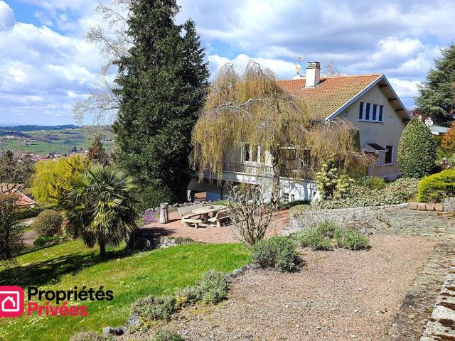 Maison 8 pièces 223 m²