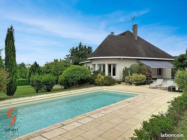 Maison 8 pièces 223 m²