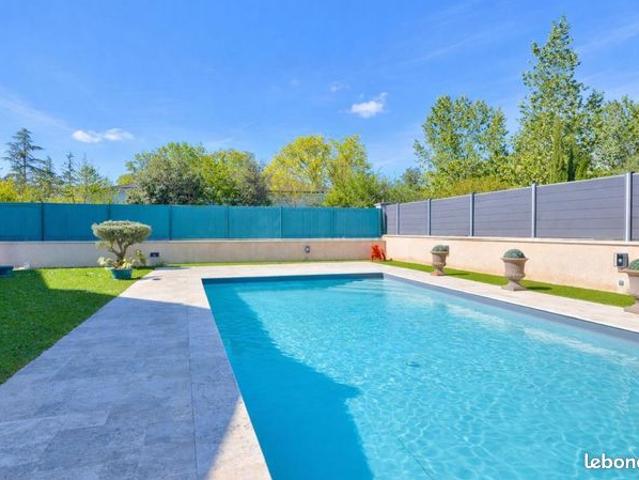 Maison 8 pièces 223 m²