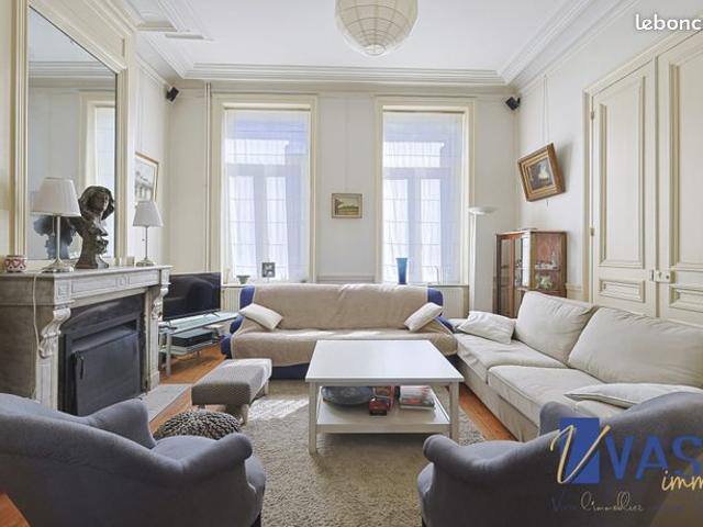 Maison 8 pièces 223 m²