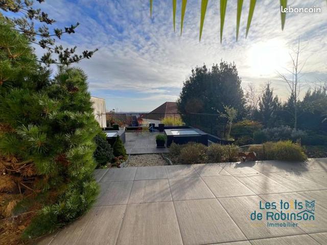 Maison 8 pièces 223 m²