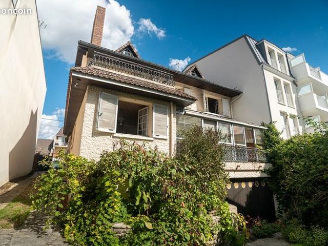 Maison 8 pièces 223 m²