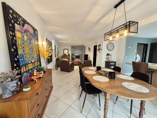 Maison 8 pièces 223 m²