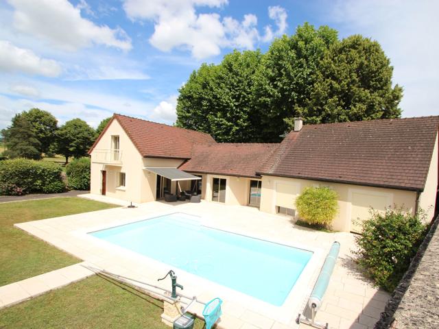 Maison 8 pièces 223 m²