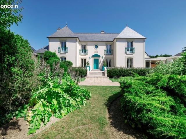 Maison 8 pièces 223 m²