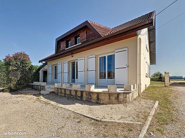 Maison 8 pièces 223 m²