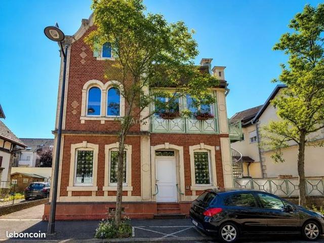 Maison 8 pièces 234 m²