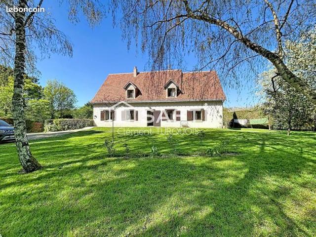 Maison 8 pièces 234 m²