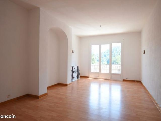 Maison 8 pièces 234 m²