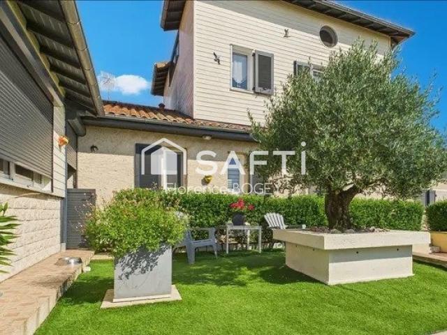 Maison 8 pièces 234 m²