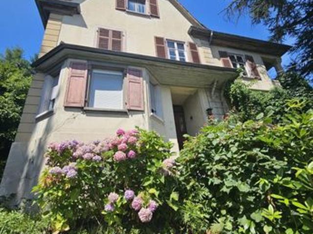 Maison 8 pièces 234 m²