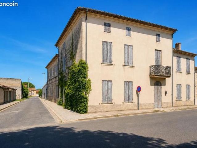 Maison 8 pièces 234 m²