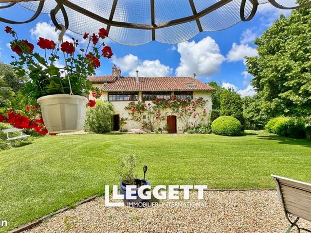 Maison 8 pièces 234 m²