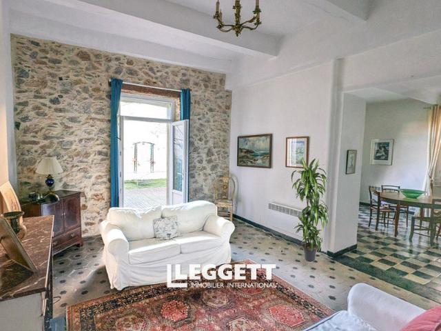 Maison 8 pièces 234 m²