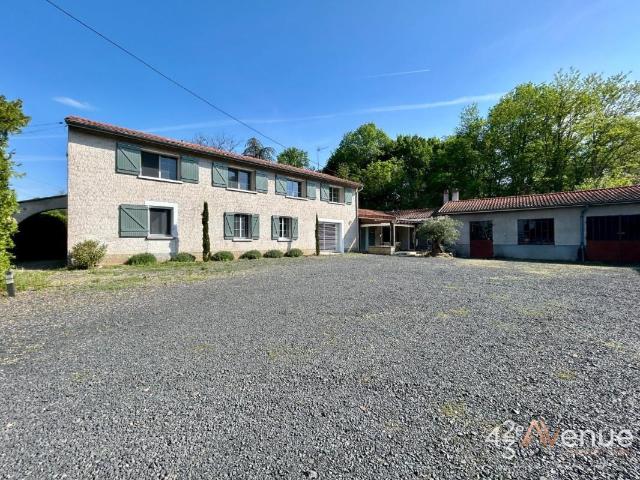 Maison 8 pièces 234 m²