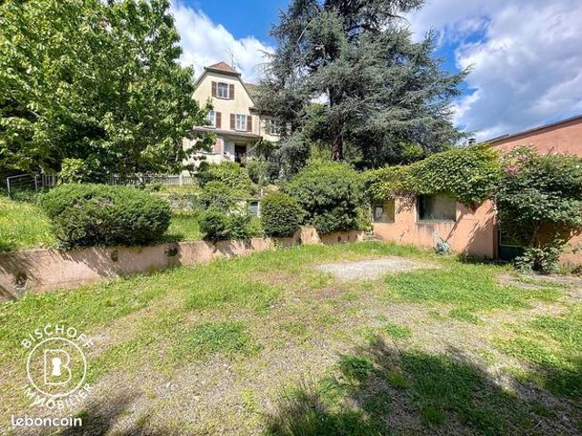 Maison 8 pièces 234 m²