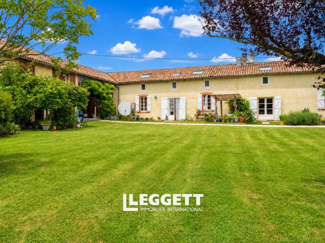 Maison 8 pièces 234 m²