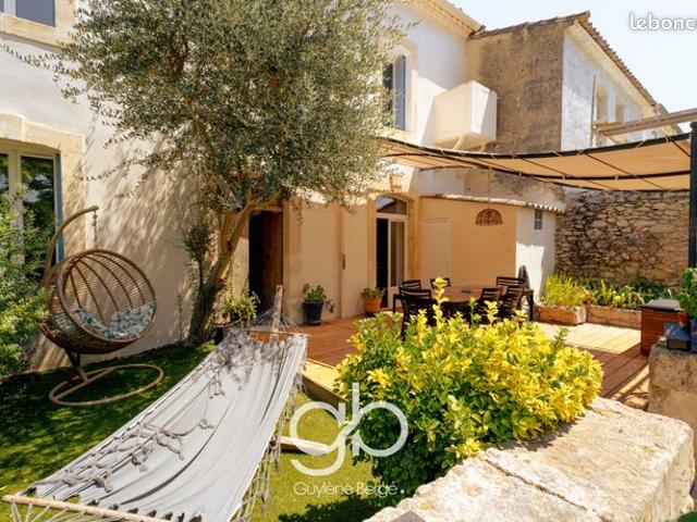 Maison 8 pièces 234 m²