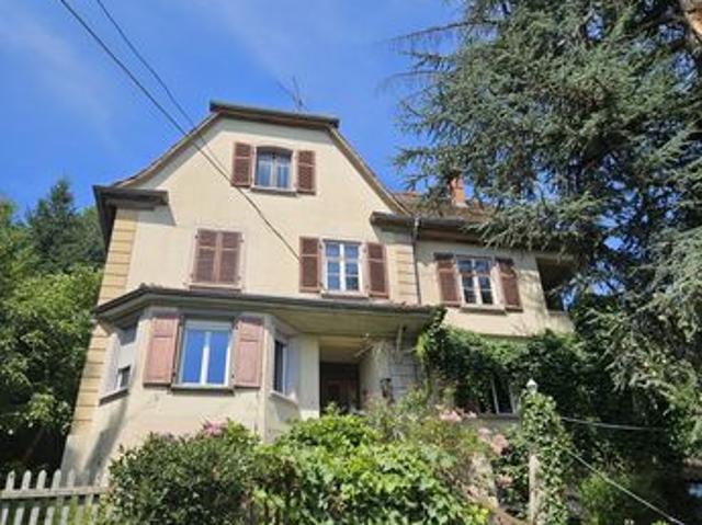 Maison 8 pièces 234 m²