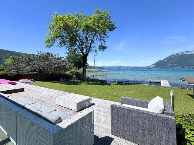 Maison 8 pièces 234 m²