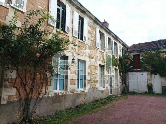 Maison 8 pièces 234 m²