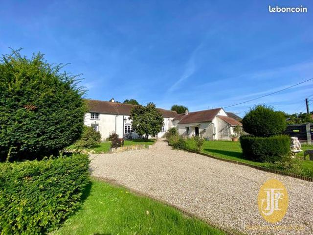 Maison 8 pièces 235 m²