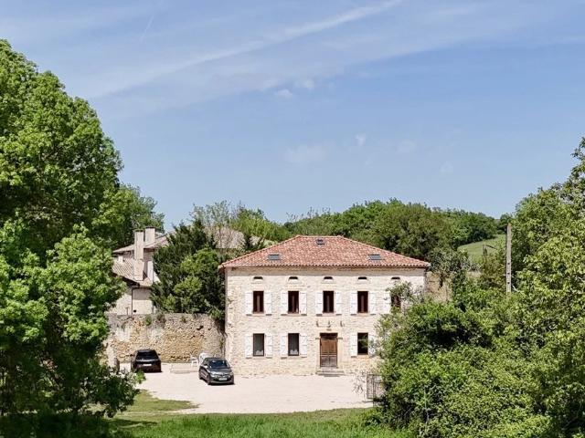 Maison 8 pièces 235 m²