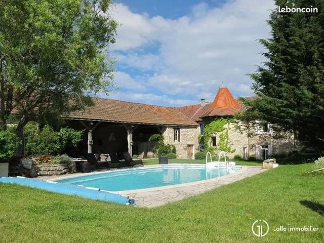 Maison 8 pièces 235 m²