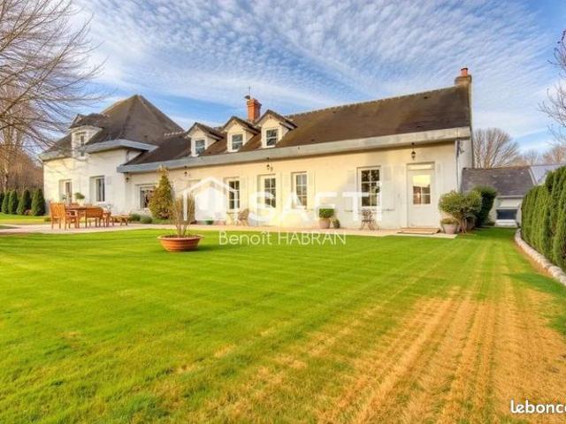 Maison 8 pièces 235 m²