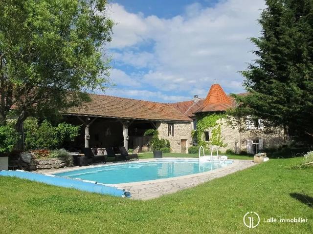 Maison 8 pièces 235 m²