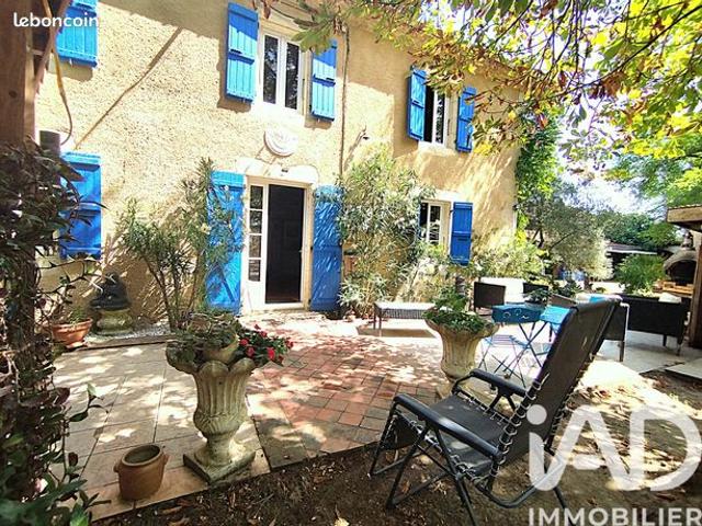 Maison 8 pièces 235 m²