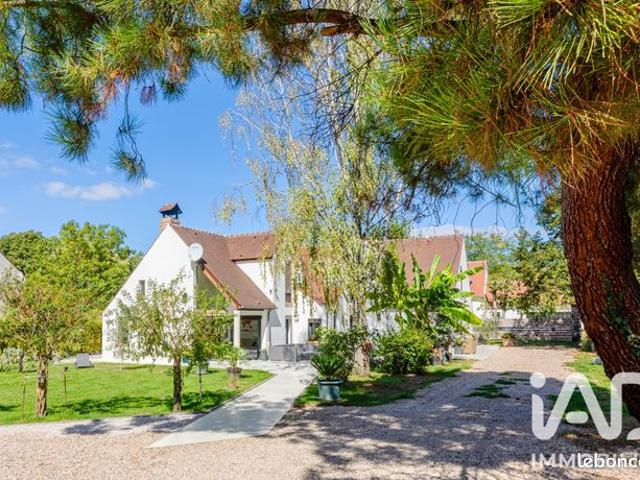 Maison 8 pièces 235 m²