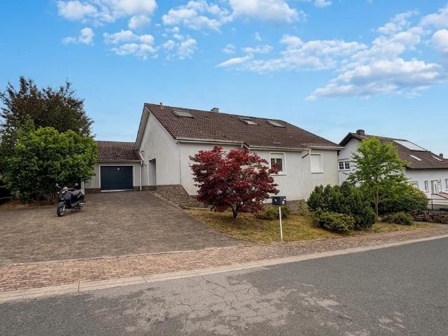 Maison 8 pièces 235 m²