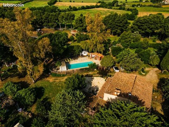Maison 8 pièces 235 m²