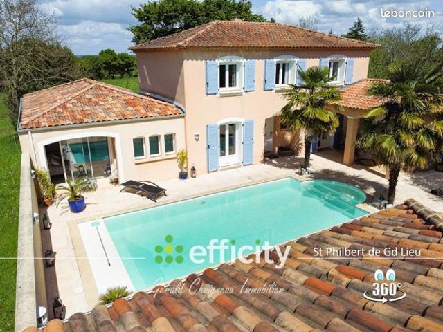 Maison 8 pièces 235 m²