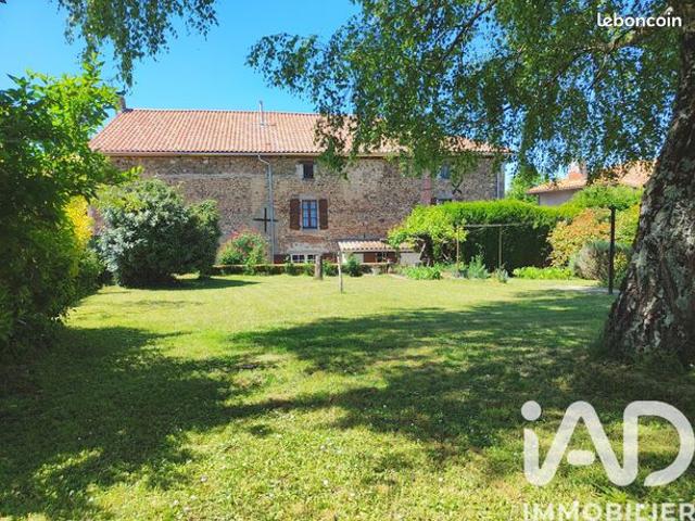 Maison 8 pièces 235 m²