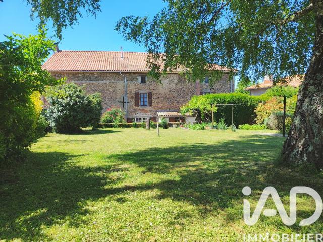 Maison 8 pièces 235 m²