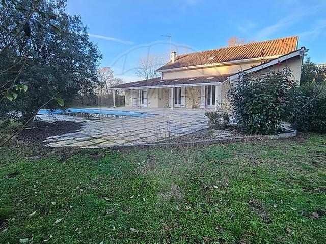 Maison 8 pièces 235 m²